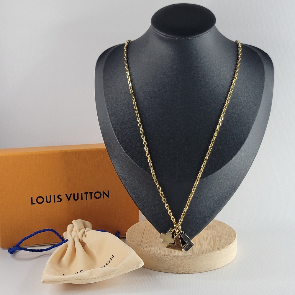 LOUIS VUITTON Pandanti Love Letters Necklace GP×Rhinestone×Silver - Picture 3 of 10